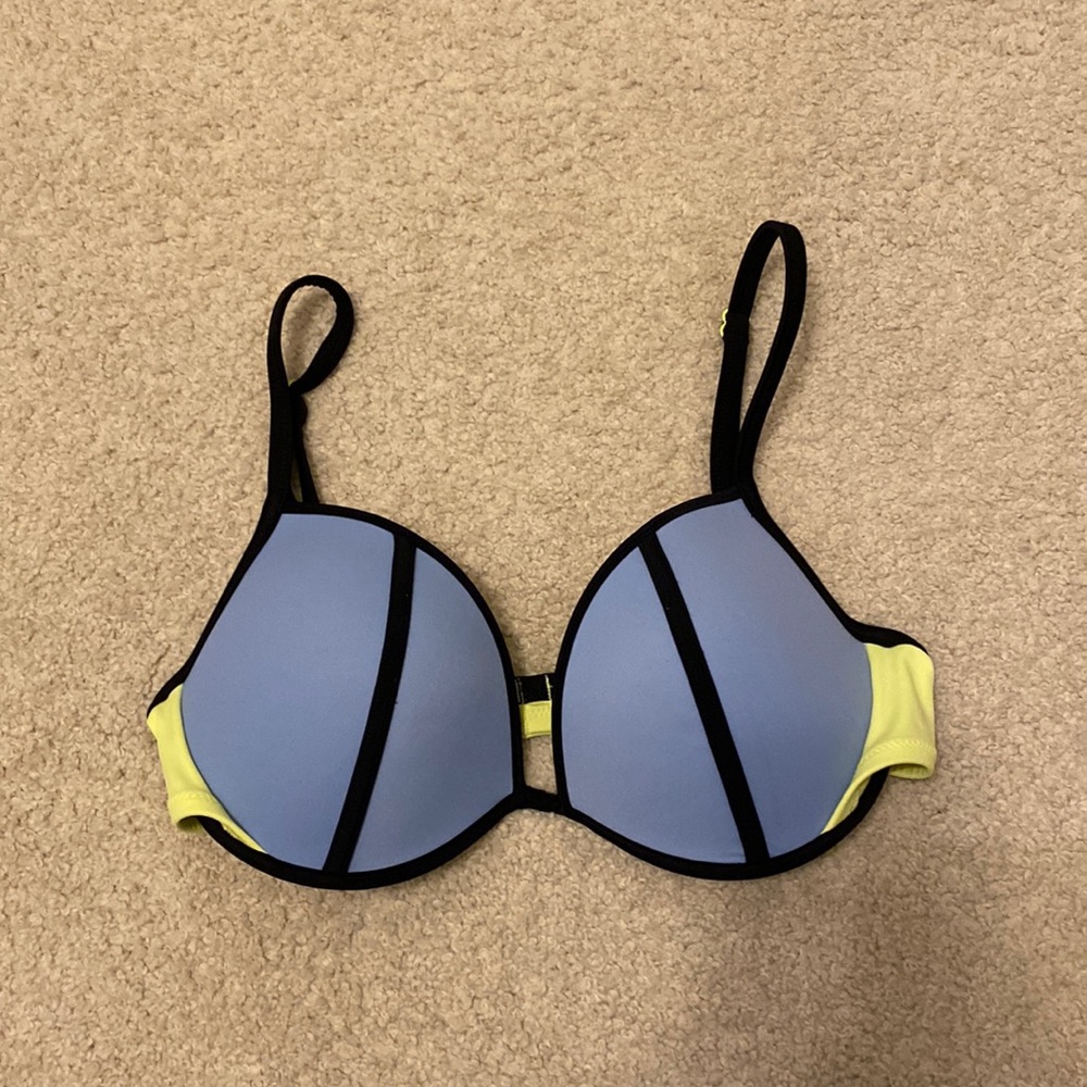 Victoria’s Secret bikini top